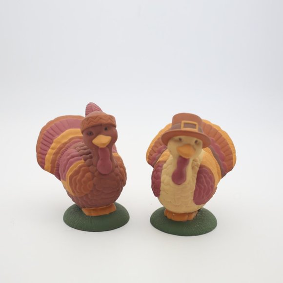 Avon Vintage Gift Collection: Thanksgiving Salt & Pepper Shakers - Picture 2 of 7